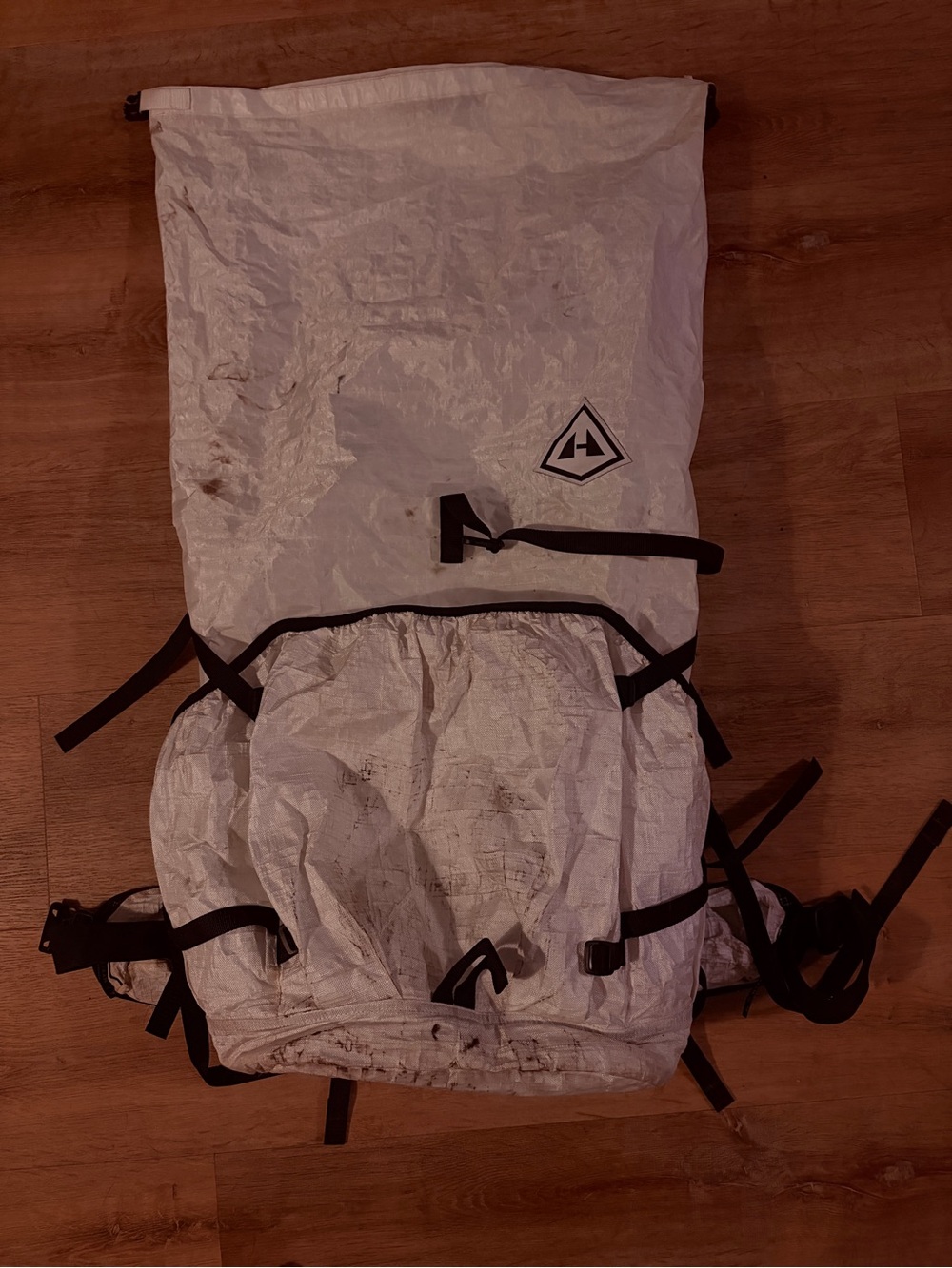 Hyperlite Mountain Gear Northrim 70 Backpack medium gently used white